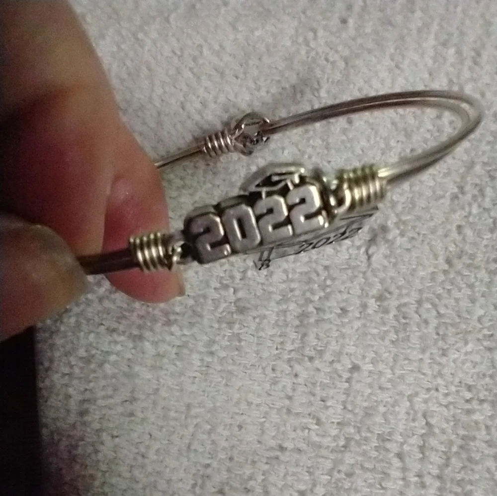 Silvertone graduation 🎓 born in the USA 2022 wire bracelet